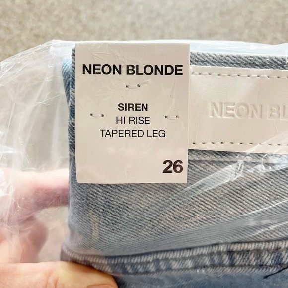 Neon Blonde NWT Size 26 Blue Siren Jeans High Rise Distressed Raw Hem Embroidery - Picture 12 of 14